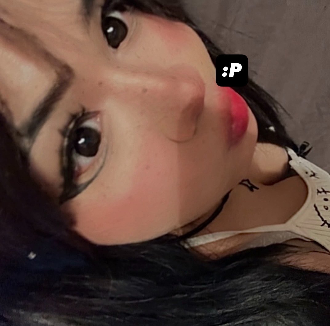 seedellee's tweet photo. Cuando te sientas triste abraza un zapato un zapato consuela 🗣️🗣️ https://t.co/XjrEI5Rv7D