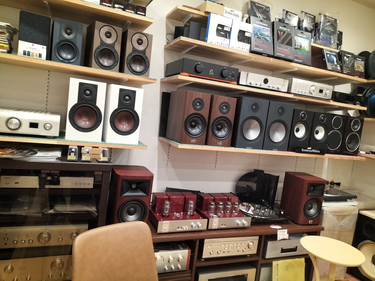 audioassist3678's tweet photo. #BowersWilkins B&amp;W
#606S3 ✨️
 
#DALI ダリ
#OPTICON2MK2 ✨️ 
オプティコンツーマークツー 

#DALI ダリ
#SONIK1 ソニックワン✨️

#DALI ダリ
#MENUET メヌエット✨️

DALI MENUETを聴いてみたい…
ということでご来店 👍️
同じDALIでもニュアンスが違うので
聴き比べをしていただきました♪ https://t.co/38s7VYBqpw