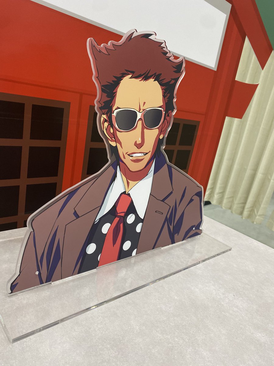 eyeye1116's tweet photo. 社長のバカデカアクスタめっちゃ笑った
これは販売しないんですか？ https://t.co/Wlj5CEVBZp