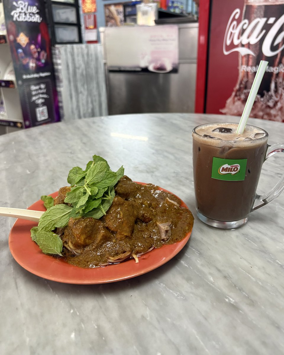 shin23__'s tweet photo. イポー旅行 飯編 https://t.co/Uxu1AM5zWQ