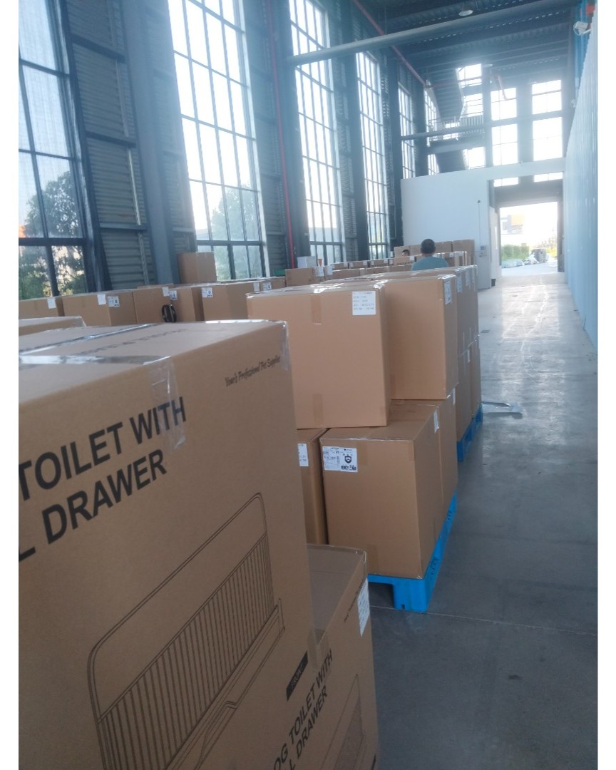 Ruiyipet's tweet photo. Afraid your pet bowls get broken during transit? We use shockproof individual packaging. Mixed sizes available, standard packing for sea or air shipment. DM us for inquiry. #PetBowl #PetFeeding #PetPacking #PetSupplyShipping https://t.co/Cu1uqCiTBz