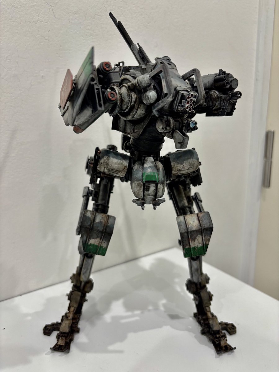mt401218's tweet photo. 大森記詩氏 
[空想模型モデリングマニュアル出版記念展]
MIXINGSCAPE
30cmくらいの巨大モデルなので、見る箇所見る箇所ディテールや塗装の説得力が老眼には見やすい^ ^ https://t.co/vIDtwEf7ou