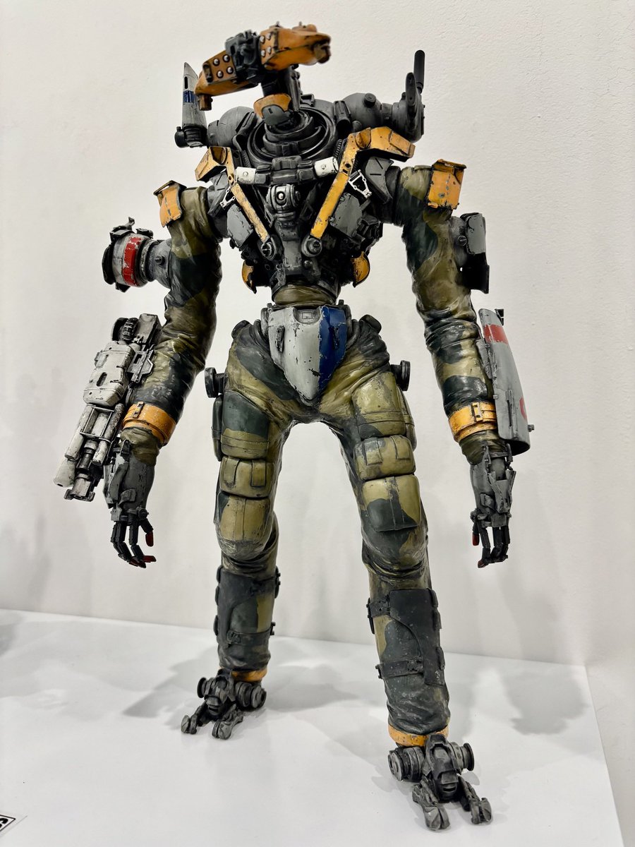 mt401218's tweet photo. 大森記詩氏 
[空想模型モデリングマニュアル出版記念展]
MIXINGSCAPE
30cmくらいの巨大モデルなので、見る箇所見る箇所ディテールや塗装の説得力が老眼には見やすい^ ^ https://t.co/vIDtwEf7ou
