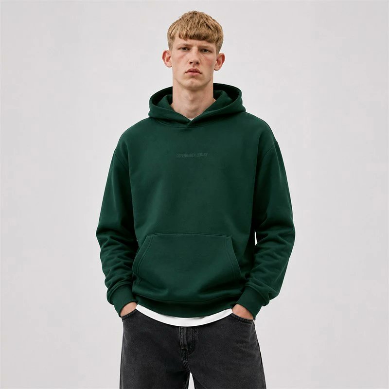 CaminoTV's tweet photo. y'a aussi le hoodie et le crewneck à 10/11€ au lieu de 60€ et ça va jusqu'au 3XL 🫡

hoodie https://t.co/1mMTd1q6O5 11€
crewneck https://t.co/LPYCzamB4L  10€ https://t.co/VFjDVhLCOU