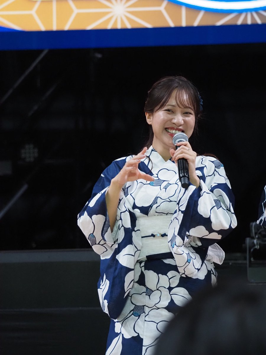 ashiko99's tweet photo. 久しぶりの現場？へ
卒業して最初の誕生日イベントは行ったけど、以降は行ってなかった。
ソフトボール観に愛知めっちゃ行ってるが😂
だから真木子と久しぶりにちゃんと喋った！
あの笑い声は健在でした笑
そして変わらずかわいさと美人さんを兼ね備えてた😄

#Boostyファンまつり2026
#斉藤真木子 https://t.co/EK7uDpl840