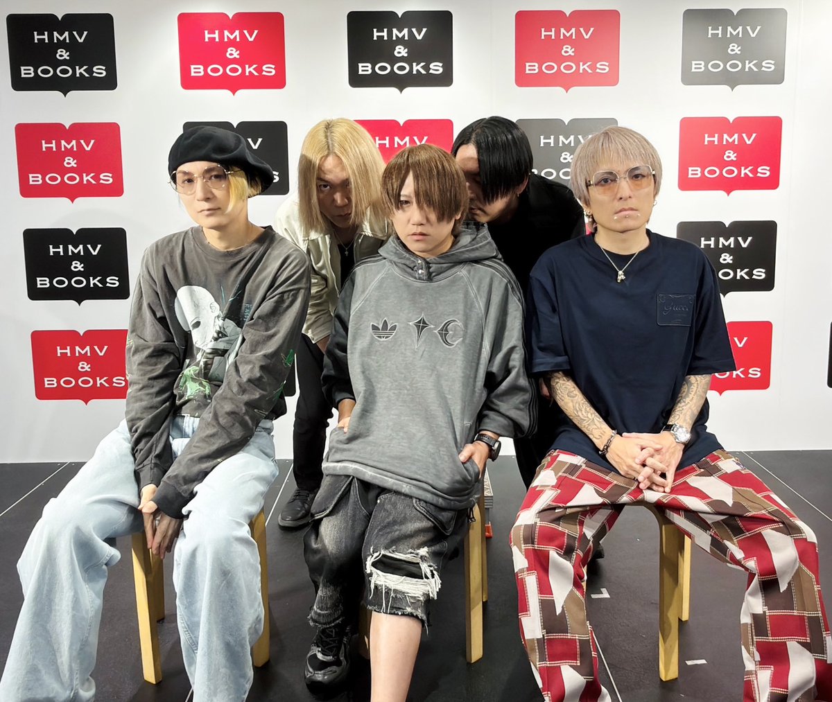 crownrecord's tweet photo. 【#NIGHTMARE】
／
Thank you‼︎!!!
＼

34th Single「#極夜行」リリースイベント at HMV&amp;BOOKS SHIBUYA
Fin.

生憎のお天気にもかかわらず、沢山のご参加ありがとうございました✨

___
Next ⇰
9/25(金)17:30〜HMV仙台 E BeanS
https://t.co/GEV6ldPQOM https://t.co/P1c7etOeS4