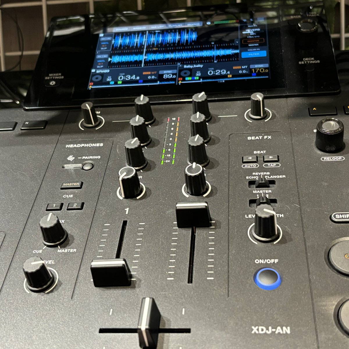 shima_kasukabe's tweet photo. 【DJを楽しもう】
話題のXDJ-ANを春日部店で体験できます🎶パソコンが無くても、曲が入ったUSBフラッシュメモリーがあればプレイ可能✨
#DJ #XDJ #AlphaTheta #春日部 https://t.co/n1VLq0XHhH