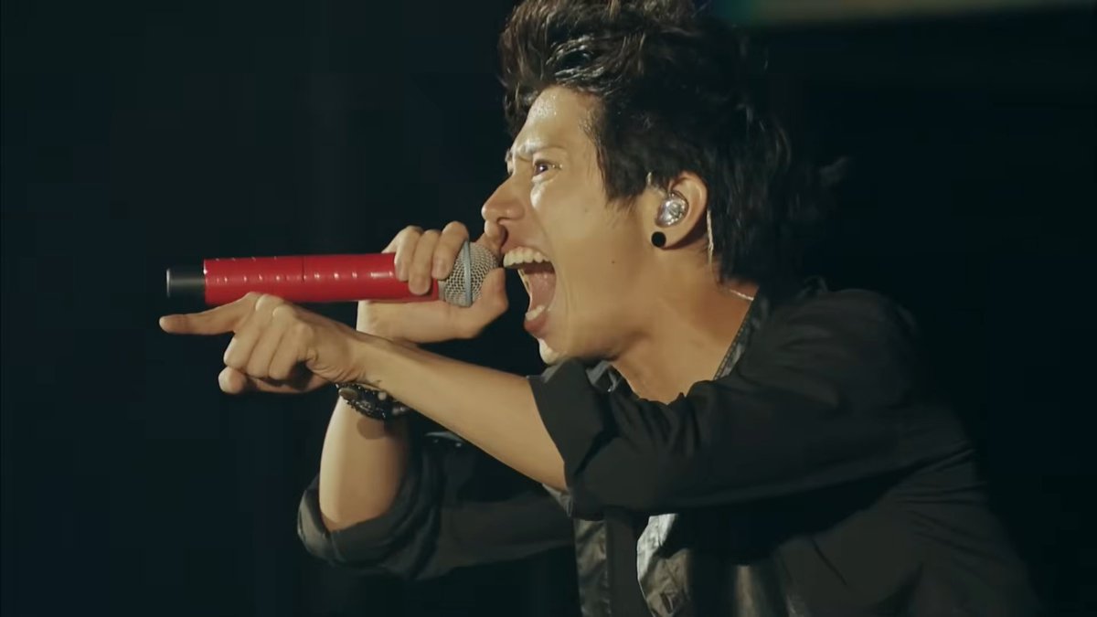 morph_jp's tweet photo. あとで歌詞を訳してみた。

「感情調節」——この言葉が、曲の中で何度も戻ってくる。
愛は、壮大な内なる戦いと、受容に変わった。出会いと別れの狭間で、人は突然、悪魔になる。でも、自らの力で、感情を整える。

その歌を訳しているうちに、自分の過去が映っていた。

#恋ノアイボウ心ノクピド https://t.co/9iVGggPN6s