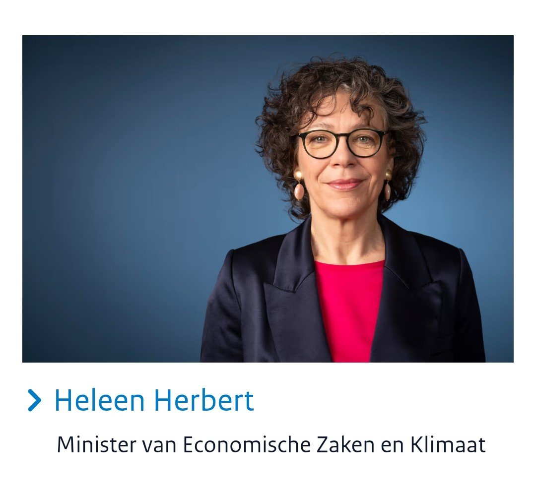 manoeska61's tweet photo. Tanken wordt onbetaalbaar
Energie wordt onbetaalbaar
Eten wordt onbetaalbaar
Zorg wordt onbetaalbaar
Etc.

Mevr. Herbert heeft maar 1 antwoord, verduurzamen. Maar werkende heeft geen geld meer om te verduurzamen😡

De volgende nitwit van @cdavandaag ⬇️ https://t.co/YppX7zB9XV