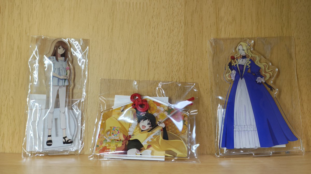 MitsumineStyle's tweet photo. こんかいのせんりひん

ほぼ、まどマギ関係しか買ってねぇや https://t.co/4fA6FXYeqG