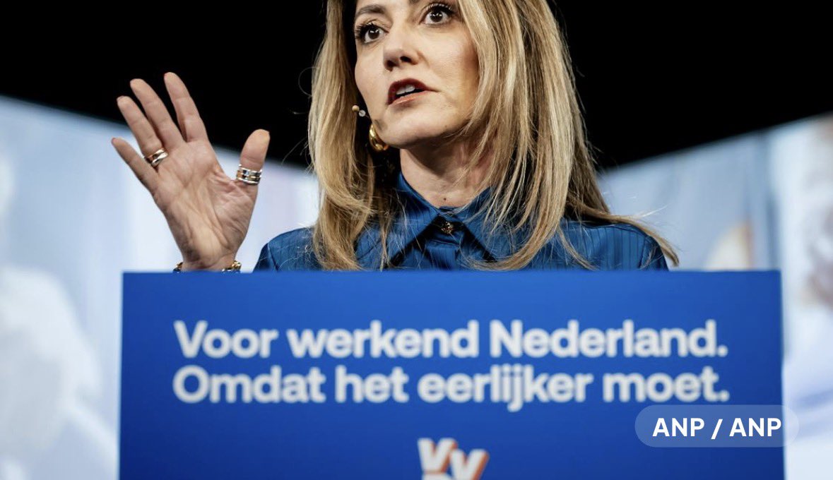 haagsenieuws's tweet photo. Bij het optreden van Brekelmans in #WNLopzondag wordt heel duidelijk dat de VVD voor een keuze stond: extra lasten voor werkenden of bedrijven. Van de 6 miljard lastenverzwaring ging 5.8 miljard naar de werkenden🫣 #VVD https://t.co/460G7WhS5e