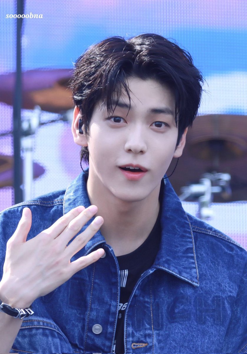 soobcave's tweet photo. i think i need someone to knock me out😆😆😆😆😆😆😆😆😆😆😆😆😆😆 PLEASE!!!!!! https://t.co/J1rf9RDTvD