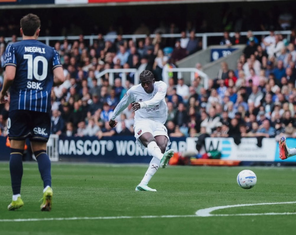 WestHamViews_'s tweet photo. Kanté is going to be some player.

Yes he's still rough around the edges, but you can't expect a 21-year-old to be the finished article.

Great finish yesterday, and even though it comes from his mistake, he sacrifices himself to save the point. Great attitude!

👏🏻⚒️ #WHUFC #COYI https://t.co/68pugpb39b