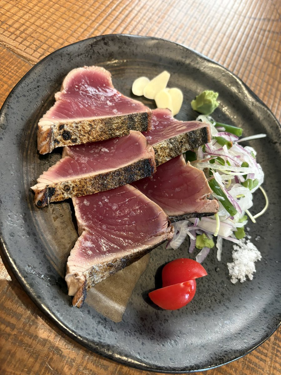 shima_Tblue's tweet photo. 食べたもの記録
鯛
鰹
お洒落パン
お芋のソフト https://t.co/5zUgr8vjZw