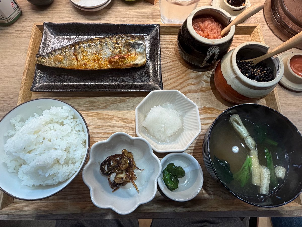 world_of_KAME's tweet photo. 塩さば定食。
明太子食べ放題。 https://t.co/hHLFL6pkch