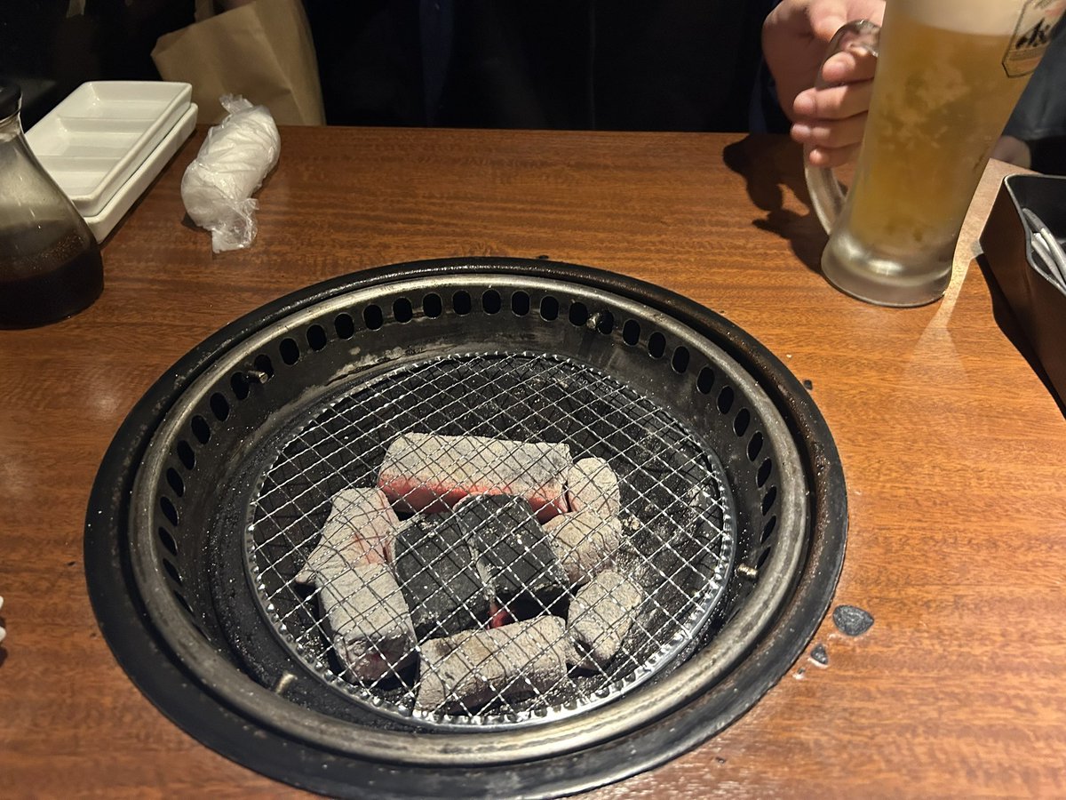 takusuke253's tweet photo. 従姉妹と焼肉 https://t.co/EQ3B1ZqyKQ