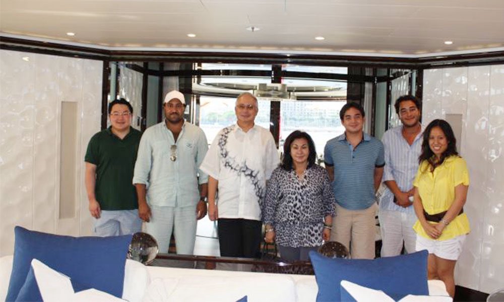 Iqtodabal's tweet photo. I fucking hate this new anonymous UMNO cytro talking point of using Jho Low as a gotcha when we’ve been calling for his arrest ever since Najib was partying with his fat ass on super yachts. https://t.co/uhwqfzjAKT