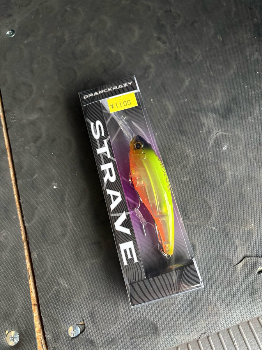 takemt3's tweet photo. もちろん釣り具屋も行く🎣 https://t.co/glCs6e70Me