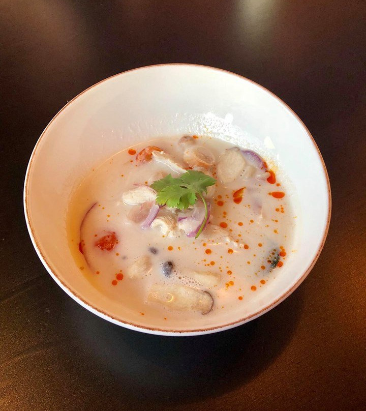 emilyth58omasn's tweet photo. Tried homemade tom kha gai with fresh galangal u0026 kaffir lime leaves tonight—cozy Thai coconut soup that hits different on a rainy day! https://t.co/Gf0T3FXfcn