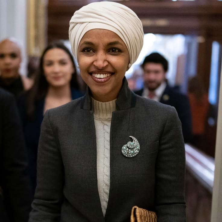 IvankaTrumtl0h's tweet photo. 🇺🇸 BE HONEST: Do you support revoking Ilhan Omar’s U.S. citizenship and deporting her from America immediately? 👀

🅰️ YES — I SUPPORT IT 👍
🅱️ NO — I OPPOSE IT 👎

WHAT’S YOUR TAKE? 👇 https://t.co/g4CR2PlwWE