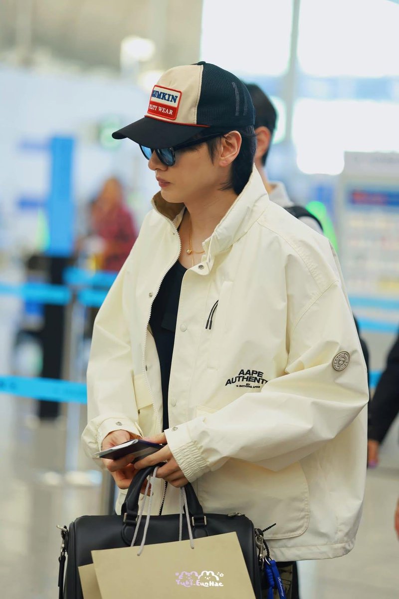 TheLees_HyukHae's tweet photo. 260920

Have a safe flight 🛫 🇰🇷

#EUNHYUK #은혁 

cr yuki_eunhae https://t.co/lsgo3WHwLu