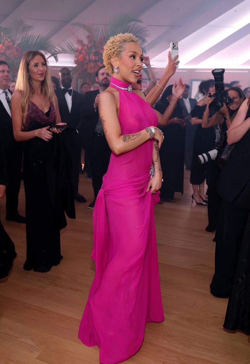 DojaHQs's tweet photo. Doja Cat partying with Cynthia Erivo &amp; attendees at the Lucas Museum of Narrative Art opening night gala. https://t.co/ClQCmmh79k