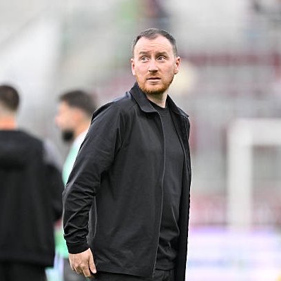 L2Actu_'s tweet photo. 🗣️ 𝗖𝗔𝗧𝗛𝗥𝗢 : « 𝗢𝗡 𝗡𝗘 𝗣𝗘𝗨𝗧 𝗣𝗔𝗦 𝗘𝗦𝗣𝗘́𝗥𝗘𝗥 𝗚𝗔𝗚𝗡𝗘𝗥 𝗗𝗘𝗦 𝗠𝗔𝗧𝗖𝗛𝗦 𝗘𝗡 𝗖𝗢𝗡𝗖𝗘́𝗗𝗔𝗡𝗧 𝗖𝗘 𝗚𝗘𝗡𝗥𝗘 𝗗𝗘 𝗕𝗨𝗧𝗦 » 💚🤍

Après le nul à Metz (2-2), Ian Cathro pointe les erreurs défensives de l’ASSE et estime que son équipe doit faire mieux sur ces situations. 😤

(@beinsports_FR)