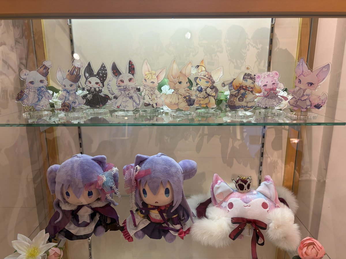 kuon2020's tweet photo. ちいさいもの展行ってきた！
kumukukuさんのちーっちゃいドールに繊細なメイクとお洋服がたまりません！
どの子もすごかったけど、やっぱりDIANAさんのメイクやばい！青い子たちしゅき♡
藍歌朱歌ぬいのかわいいことかわいいこと。
もふもふちびちゃんたちのイラストも好きー！
#ちいさいもの展 https://t.co/helHmryLCI