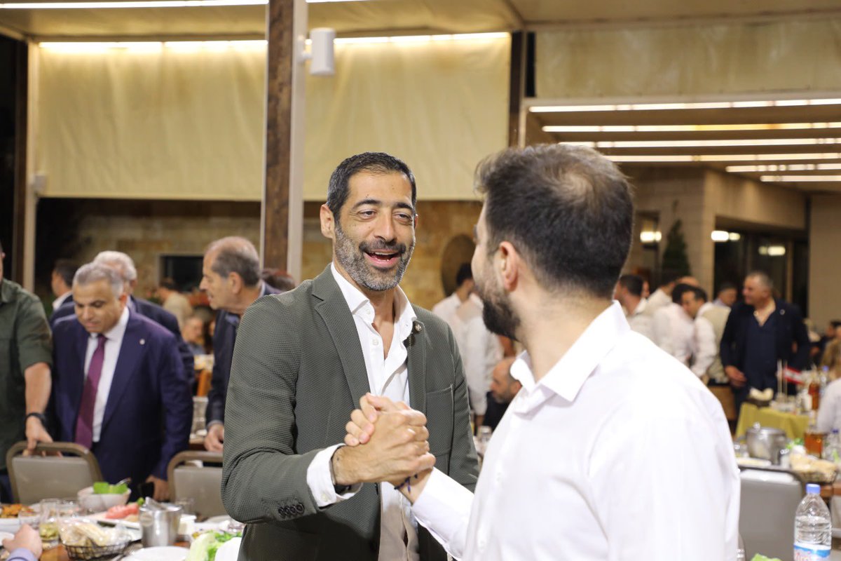 EliasHankach's tweet photo. خلال عشاء قطاع الجبل الثاني في إقليم المتن الكتائبي: "سنواصل النضال من أجل بناء وطن على قدر طموحات أبنائنا وصناعة مستقبل يليق بأحلامهم". https://t.co/IxRXwv4dk5