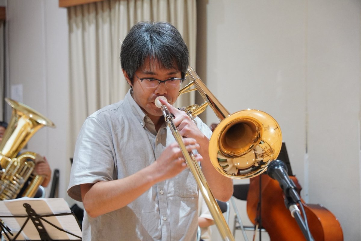 Hh_WindEnsemble's tweet photo. 東広島ウィンドアンサンブルです🎶

本日はバンフェス本番前最後の練習で、団員一同緊張感を持って練習に挑みました。

指揮の小川先生のアイディアで、本番同様、ソロを受け持つメンバーはマイクを通して練習したり、ホールを想定してブレスを意識したり等、 https://t.co/h5ketNOFrX