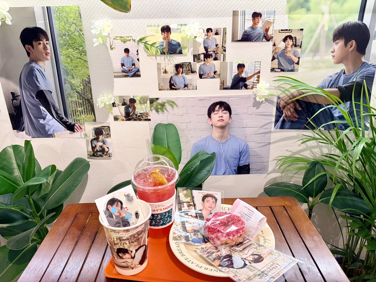 Bellony_p's tweet photo. Lovely Cafe, Pretty Face, Beautiful Song, and Nice scent of Flowers 
🌹🌸💐🌺🌷🌻🌼🪷🪻

ค่าเฟ่น่ารักมากกกก รูปสวย mood ดี ฟังเพลงน้องจินยอง พร้อมกับกลิ่นดอกไม้หอมๆ 🧡

#JFlowerClub #진영생일카페 #신영 #박신영 https://t.co/vm9HMEyqMM