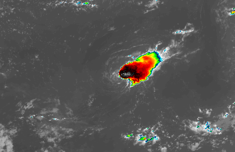 eyewallwx's tweet photo. Meanwhile, in the MDR, a heavily sheared system with an LLC and DMC exists - a newer ASCAT will be needed to see if this system contains gales or TD force winds, but it posesses the hallmarks of a weak, sheared TC. https://t.co/y9YkaTmRHW