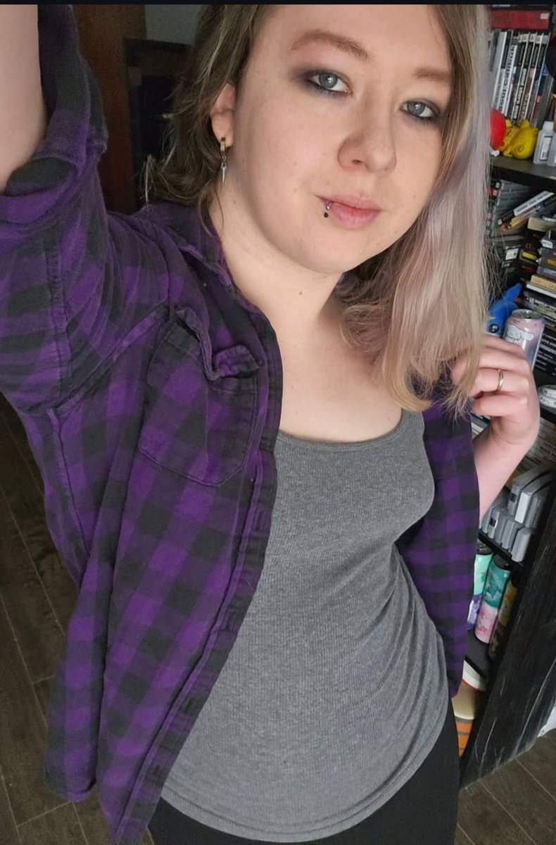 lillytrs's tweet photo. Feeling cute 😊 😍 if you're a trans lover kindly send me a direct message 

#trans https://t.co/7vCOKXN2pj