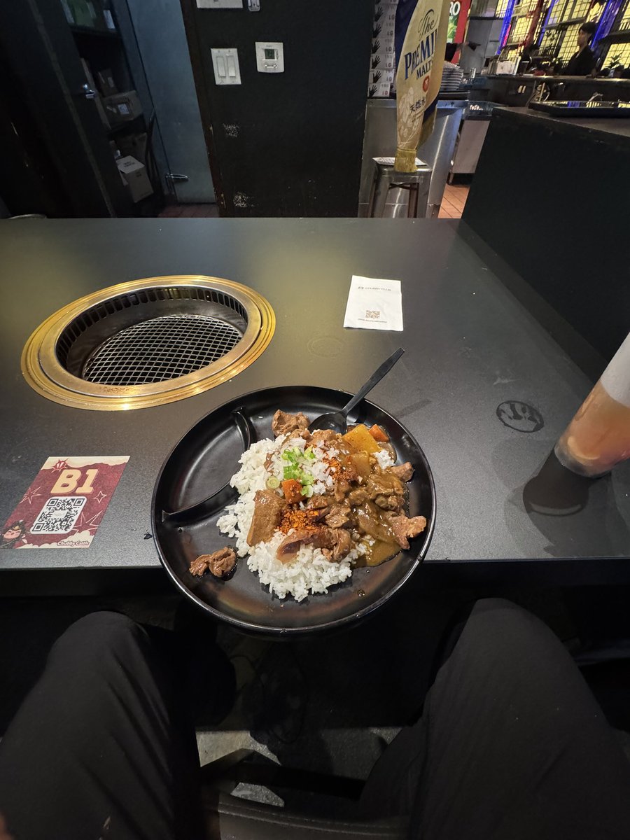 ethdigital_'s tweet photo. got made fun of for pursuing the entrepreneur route at my restaurant job today.

i never felt more hungry to make it. https://t.co/DenYsClBqf