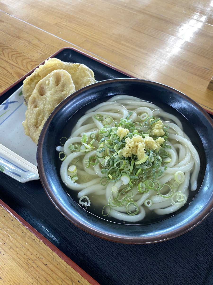 usamechno's tweet photo. 今日は鳴門で海鮮丼→仏生山温泉でかき氷→高松で讃岐うどん。最後にうだつのドーナツ食べて締めたかったけど売り切れだった。仏生山温泉は掛け流しだし静かできれいだからお気に入り。 https://t.co/n1qkhz5KyK