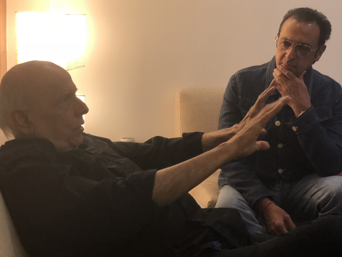 GulshanGroverGG's tweet photo. Happy Birthday dear dear Bhatt Saab  from son Sanjay &amp; me ! Forever grateful to you . Your affection, guidances Protection, teachings are my strength! @maheshnbhatt ⁦@Soni_Razdan⁩ @PoojaB1972  @aliaa08 @sanjaygrovercsg #MaheshBhatt #HappyBirthdayBhattsaab #Sanjaygrover https://t.co/KAphsepctT