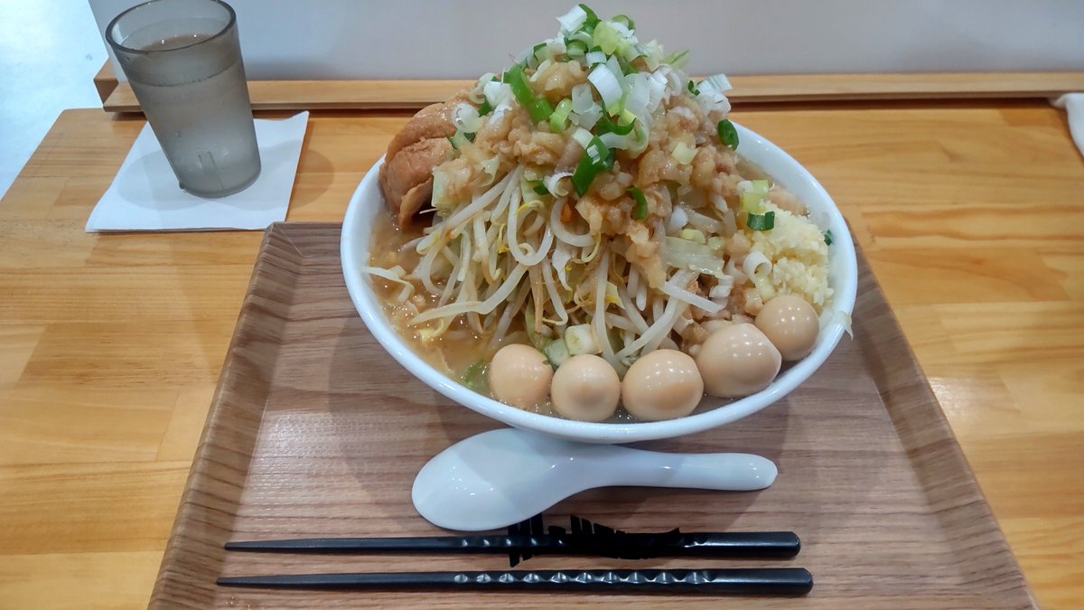 kanopoo1973's tweet photo. ハイマウントさんのアカウントで「ラーメン」が始まったという旨の告知をしていたので早速食べに来た❗️
この味を楽しめる季節が今年もまたやって来た‼️
この味、無性に食べたくなるのよねぇ💕
…ってな訳でぇ、
『喰らえっ❗️飯テロっ‼️』
(笑)
#喰らえっ飯テロっ
#ハイマウント
#HIMOUNT
#小山市 https://t.co/heyzr8nzaU