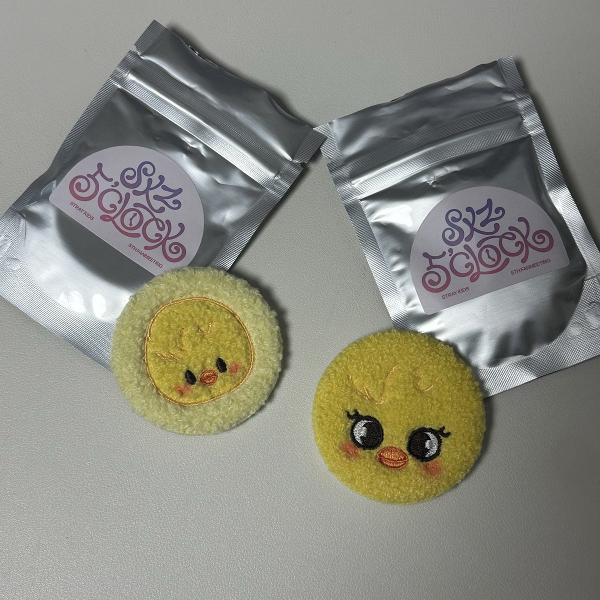 myfreckleboy's tweet photo. Stray Kids skzoo secret boucle badge
bbokari felix

스키주 부클 캔뱃지
베이비뽁아리 + 오리지널 뽁아리 All 3.0

wts skz straykids md https://t.co/gRcAaQ2EbU