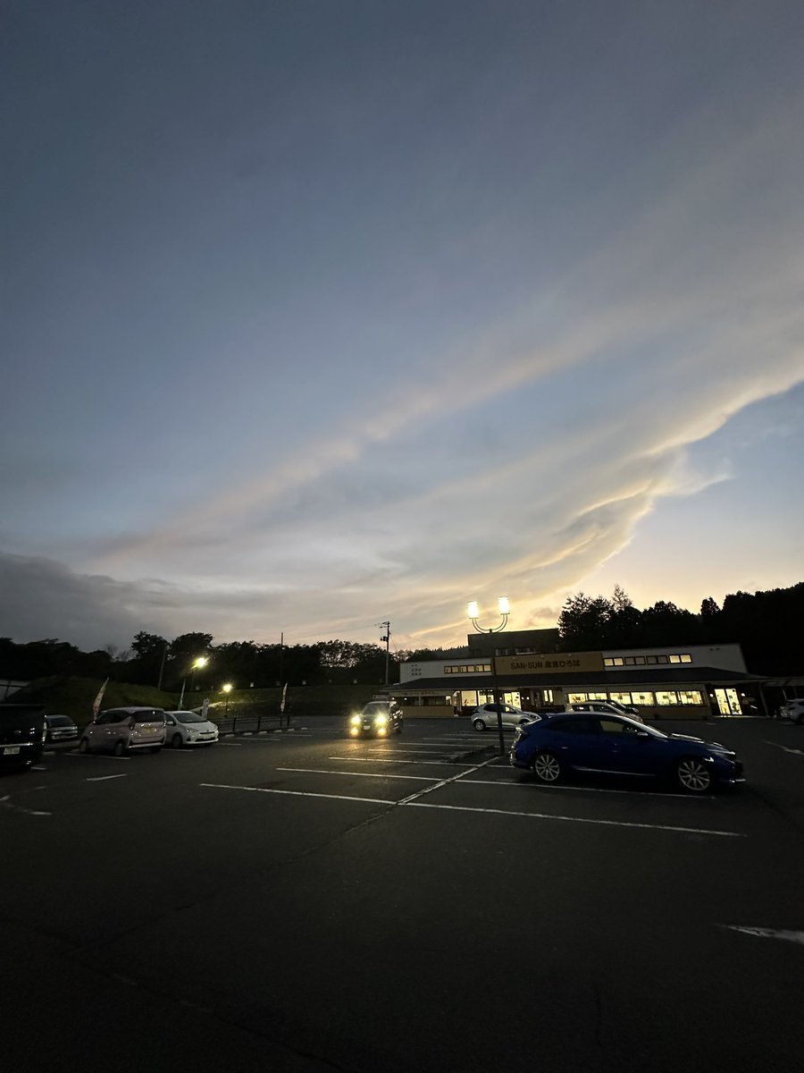 nksd8435's tweet photo. #地震雲 https://t.co/PFViEhHOSs