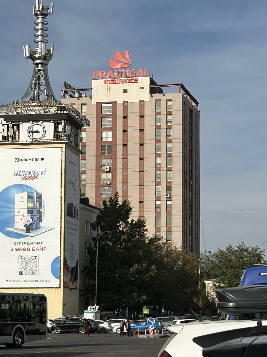 momo1192258's tweet photo. モンゴル　ウランバートル
スフバートル広場近辺でVIVANT聖地巡礼。泊まったホステルは偶々日本人が多い宿だったけど、みんなVIVANTを観てモンゴルに来たらしい。すごい https://t.co/7WastWSQfV