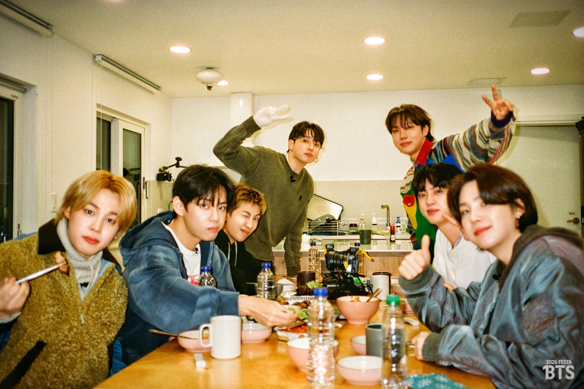 3trtd's tweet photo. @iHeartRadio It is unacceptable that j-hope was left out. BTS has 7 members, and every single one of them deserves the same respect and recognition. We expect better professionalism and accountability.

BTS IS SEVEN
RESPECT J-HOPE
WHERE IS J-HOPE
#RespectJhope
#RespectForJhope https://t.co/v3h0msSR0w