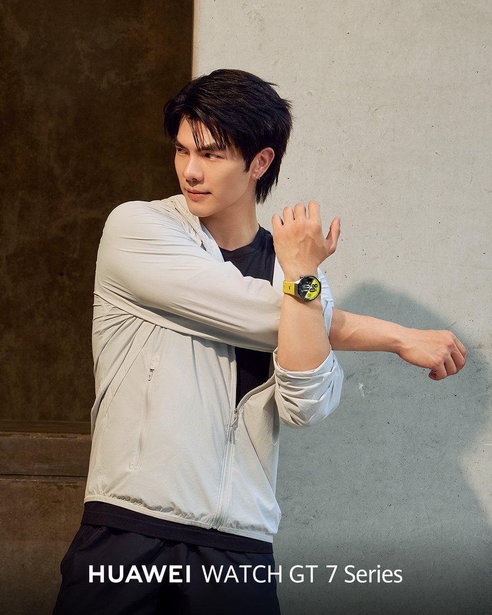 HuaweiMobile_TH's tweet photo. เย็นนี้ออกไปวิ่งรับลมกัน 🌿🏃‍♂️⌚

ไม่ว่าจะวิ่งชิล ๆ ในสวน หรือค่อย ๆ เก็บระยะตามเป้าหมาย HUAWEI WATCH GT 7 Series ก็พร้อมเป็นเพื่อนคู่ใจบนข้อมือ ให้ทุกก้าวของการวิ่งสนุกและมีสไตล์มากขึ้น

ใส่คู่กับลุคสปอร์ตแบบมาย ภาคภูมิ แล้วออกไปเติมพลังให้ตัวเองในช่วงเย็นกัน ✨

#HUAWEIWatchGT7xMilePhakphum #HUAWEIWatchGT7Series #TimeForYourBest