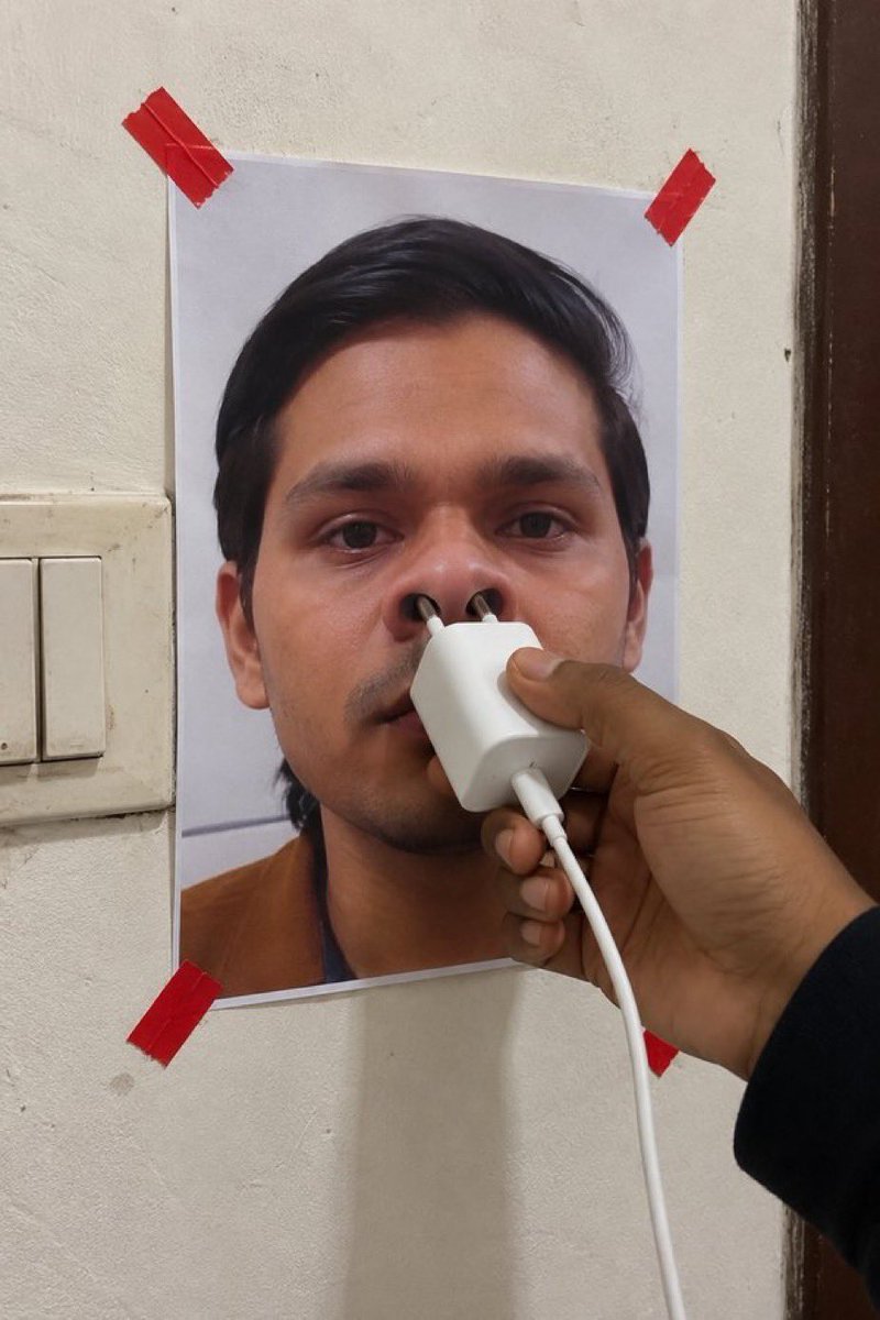 hanumannkijay's tweet photo. @KapilMishra_IND Bade bhaiya, mein thoda charge ho jaun ? 💩 https://t.co/UZF4QmZ2Nr
