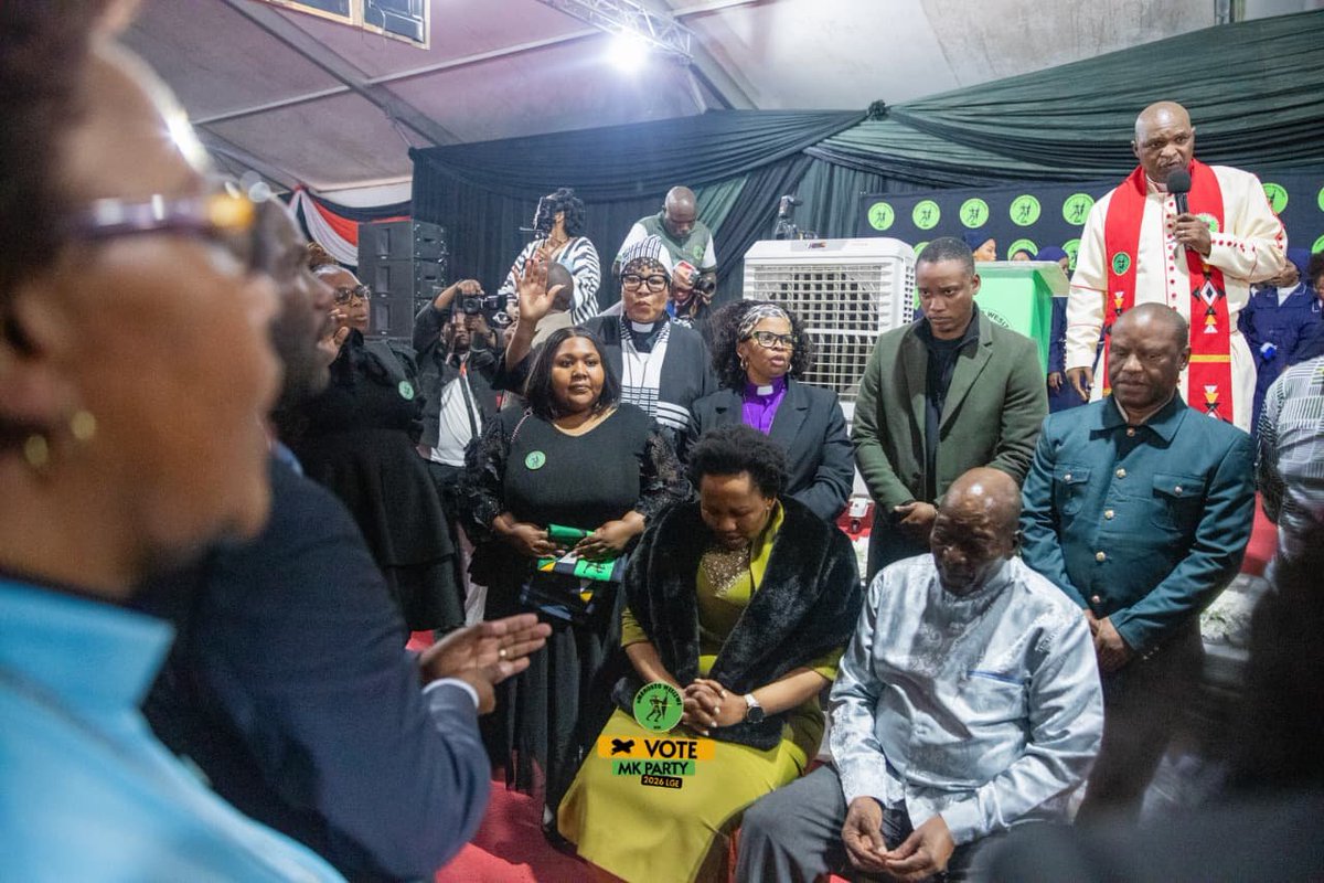 MkhontoweSizwex's tweet photo. The MK Religious Movement prayed for President of uMkhonto weSizwe, President Jacob Zuma, while MK medics demonstrated their services, encouraging community members to prioritise their health and wellbeing.
#MKP #MKRM #MasibuyeleBantwini https://t.co/T5TthEiu0M