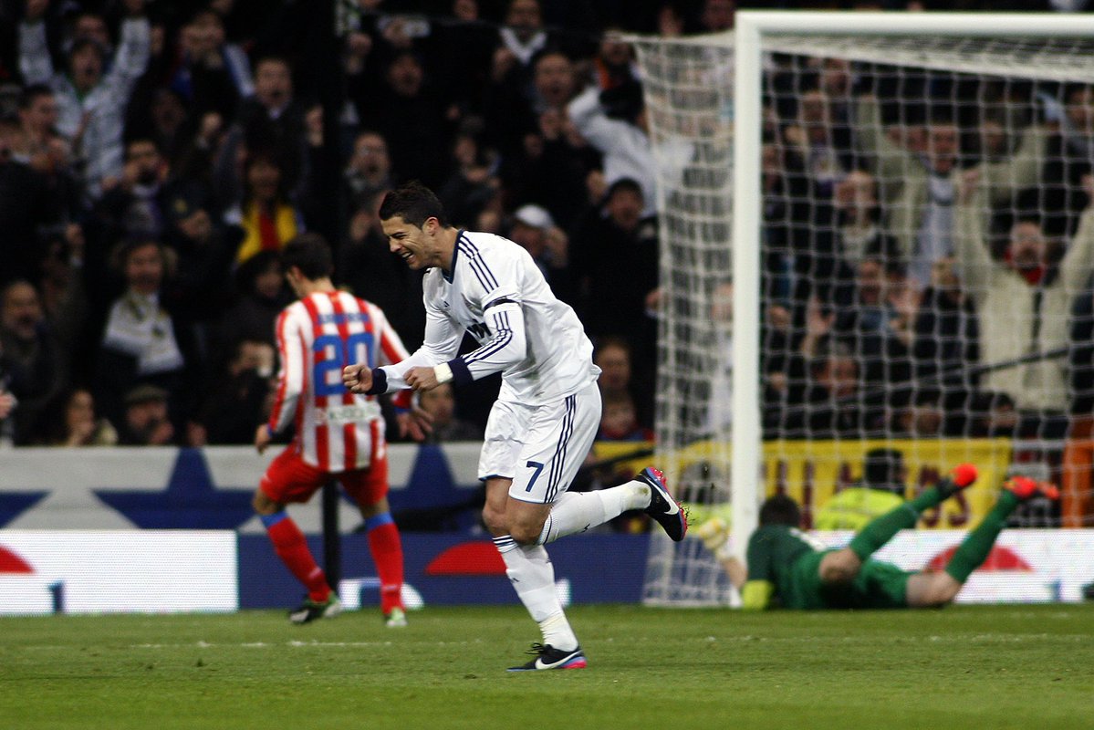 ActuCR7_'s tweet photo. 🚨 𝗟’𝗔𝗧𝗟𝗘́𝗧𝗜𝗖𝗢 𝗗𝗘 𝗠𝗔𝗗𝗥𝗜𝗗 𝗗𝗘 𝗗𝗜𝗘𝗚𝗢 𝗦𝗜𝗠𝗘𝗢𝗡𝗘 𝗡’𝗔 𝗖𝗢𝗡𝗖𝗘́𝗗𝗘́ 𝗤𝗨𝗘 𝟰 𝗧𝗥𝗜𝗣𝗟𝗘́𝗦 𝗘𝗡 𝗣𝗥𝗘̀𝗦 𝗗𝗘 𝟭𝟱 𝗔𝗡𝗦. 👀🎩

Les quatre ont été inscrits par Cristiano Ronaldo. 🥶🇵🇹🐐 https://t.co/phYvqwzvr7