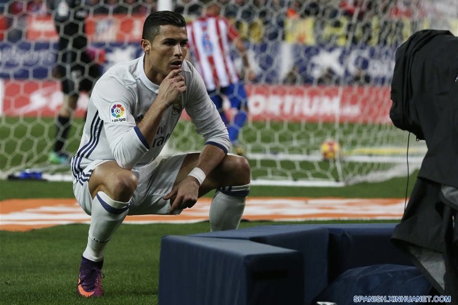 ActuCR7_'s tweet photo. 🚨 𝗟’𝗔𝗧𝗟𝗘́𝗧𝗜𝗖𝗢 𝗗𝗘 𝗠𝗔𝗗𝗥𝗜𝗗 𝗗𝗘 𝗗𝗜𝗘𝗚𝗢 𝗦𝗜𝗠𝗘𝗢𝗡𝗘 𝗡’𝗔 𝗖𝗢𝗡𝗖𝗘́𝗗𝗘́ 𝗤𝗨𝗘 𝟰 𝗧𝗥𝗜𝗣𝗟𝗘́𝗦 𝗘𝗡 𝗣𝗥𝗘̀𝗦 𝗗𝗘 𝟭𝟱 𝗔𝗡𝗦. 👀🎩

Les quatre ont été inscrits par Cristiano Ronaldo. 🥶🇵🇹🐐 https://t.co/phYvqwzvr7