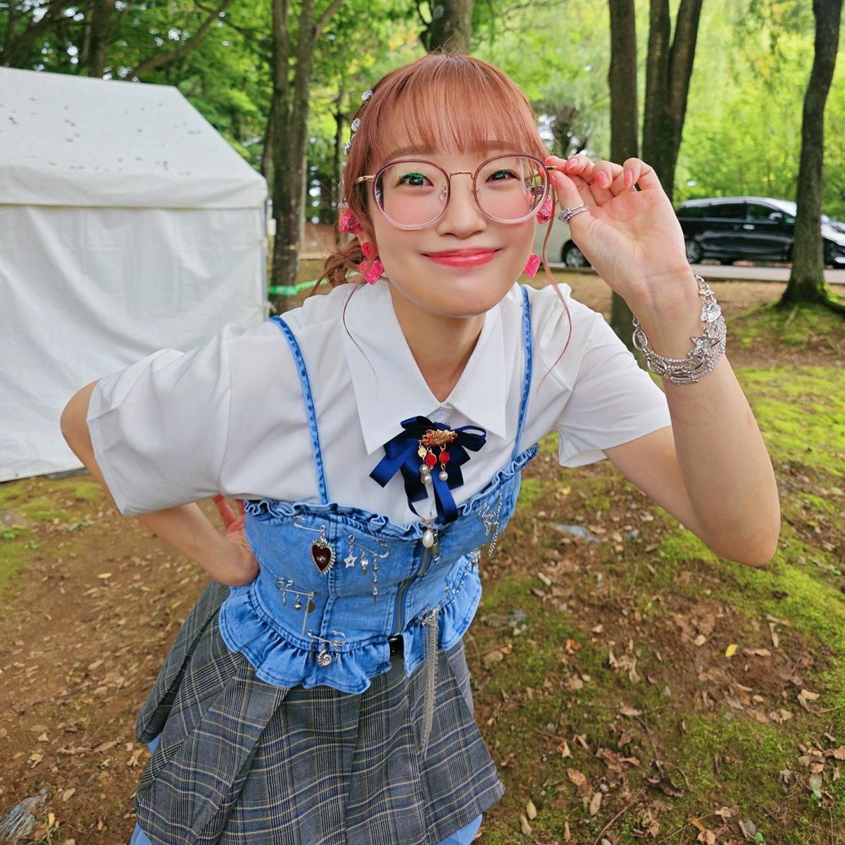 AyakaOhashi's tweet photo. 初めての #アニエラ、最高でした！！！！

最初で最後かもしれない“ガチメガネ”での参加でしたが、野外ライブならではの開放感の中、皆様のお顔がいつも以上によく見えて、とっても楽しかったです😊✨

そして、新曲「人生よ 歌になれ」も初披露させていただきました🎤！
堀江晶太さん作曲、そして今回、初めて作詞にも挑戦させていただきました！！ﾄﾞｳﾀﾞｯﾀｶﾅ...

さらに……6月19日は予定を空けておくと良さそうですよ🤭💗ふふ

ぜひぜひよろしくお願いいたします🙏︎🌟(あやか)

#NAF26