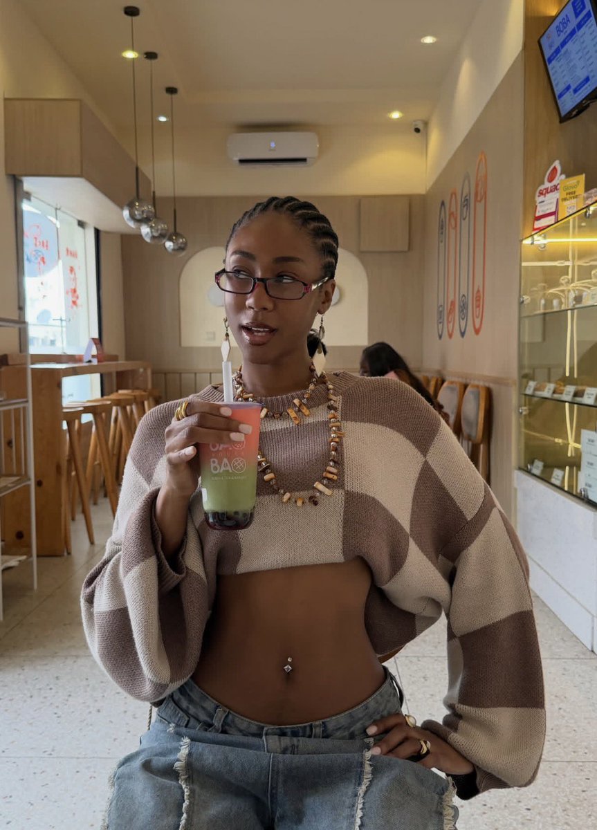 Benzo_X_'s tweet photo. This hairstyle is seriously underrated, ladies need to wear this more often😍 https://t.co/KFumYL4GRN