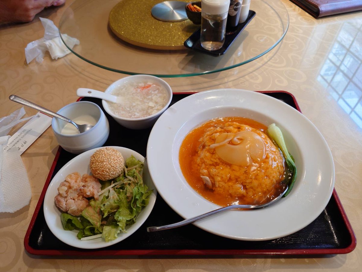 DaliruXiii's tweet photo. カワサキワールドでH2実物あった
めっちゃかっこよかったw

フカヒレあんかけチャーハンも美味しかったし
今回のツーリングは大満足 https://t.co/prfETljI6Q