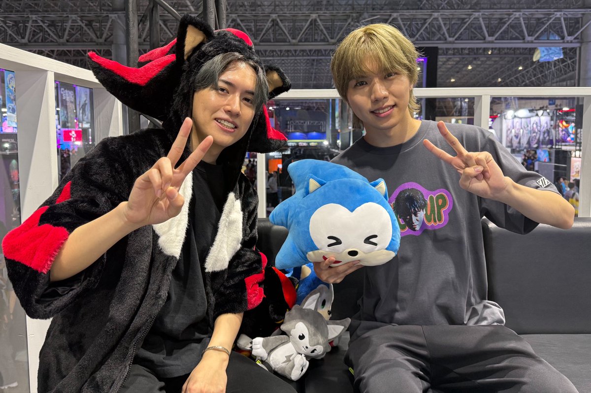 DorisuhaDandy's tweet photo. 1年ぶりにLazさんと会えて超嬉しかった！
スプラ一緒にやろって誘ってくれてベリーハッピー😎😎😎

今年のTGSもありがとうございました！
ブロスタも第5もめっちゃ楽しかったです👍 https://t.co/zzoVkLPYkT